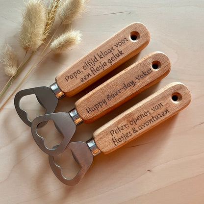 Flesopener met tekst gegraveerd - Hout