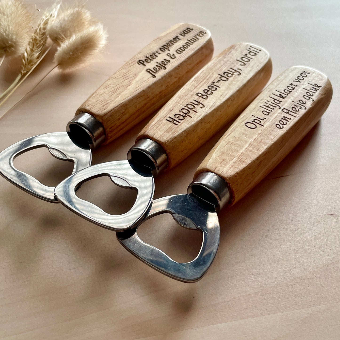 Flesopener met tekst gegraveerd - Hout