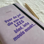 Close-up van gepersonaliseerde cover van schrift voor de juf, Studio Bedankje