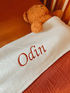 Babydeken met naam geborduurd - Fleece & Hydrofiel stof (herfst/winter)